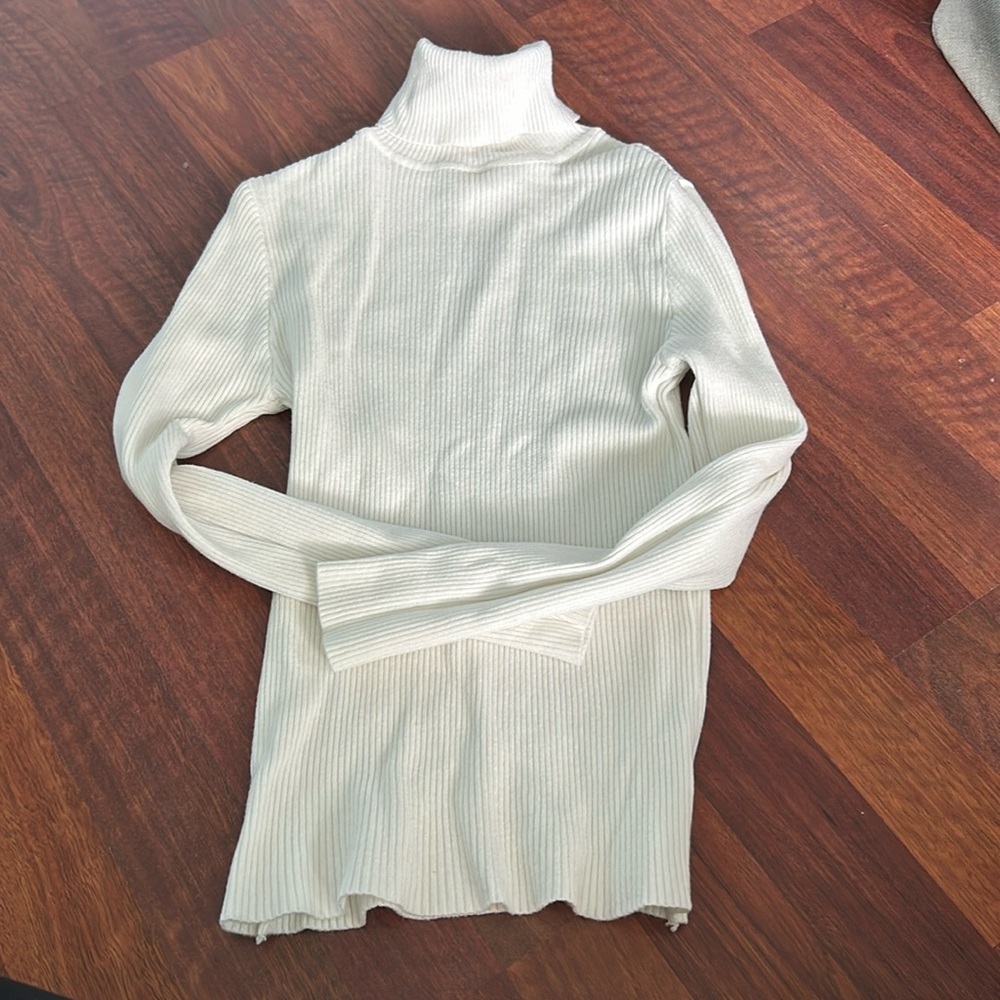Long sleeve white turtleneck